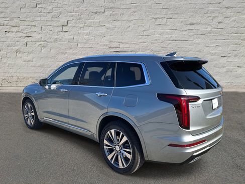 Certified 2025 Cadillac XT6 Premium Luxury image 3