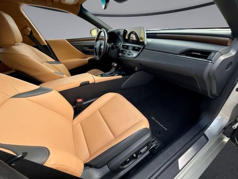 Used 2025 Lexus ES 350 w/ Premium Package FWD image 15