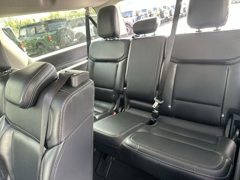 Used 2025 Ford Expedition Max Platinum AWD/4WD image 28