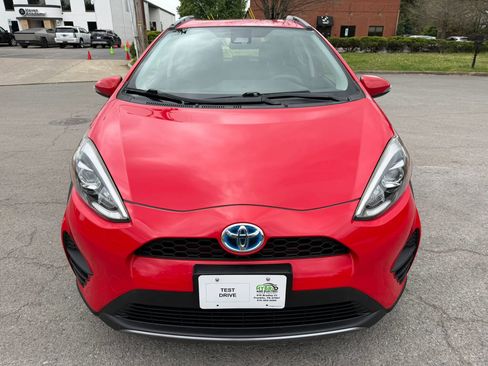 Used 2018 Toyota Prius C Two image 9