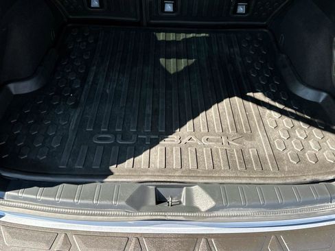 Used 2022 Subaru Outback Limited w/ Popular Package #2 image 12