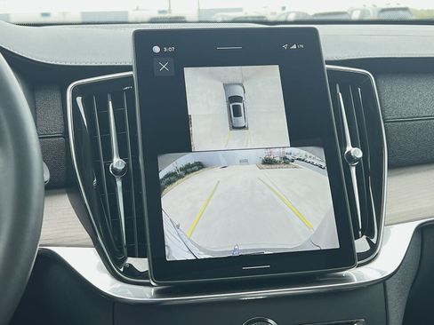 New 2026 Volvo XC90 B6 Plus w/ Protection Package Premier image 27