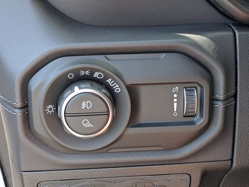 New 2026 Jeep Gladiator Sport AWD/4WD image 17