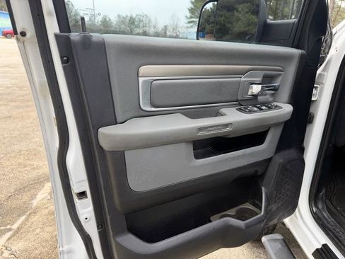 Used 2017 RAM 3500 Big Horn image 16