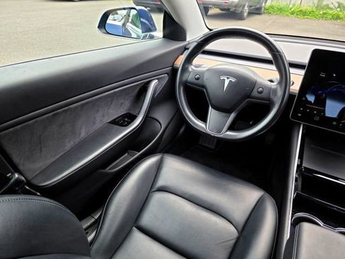 Used 2018 Tesla Model 3 Long Range RWD image 18