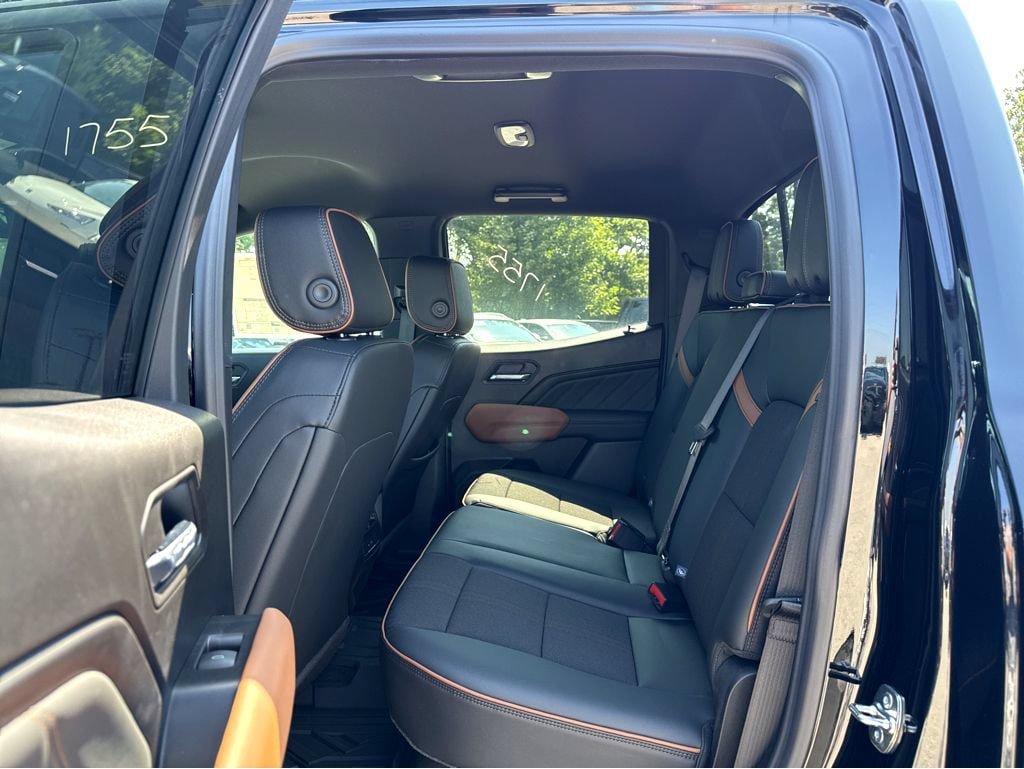 New 2026 GMC Canyon AT4 AWD/4WD image 7