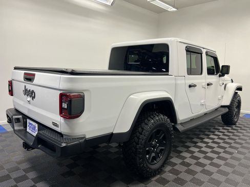 Used 2020 Jeep Gladiator Overland image 11