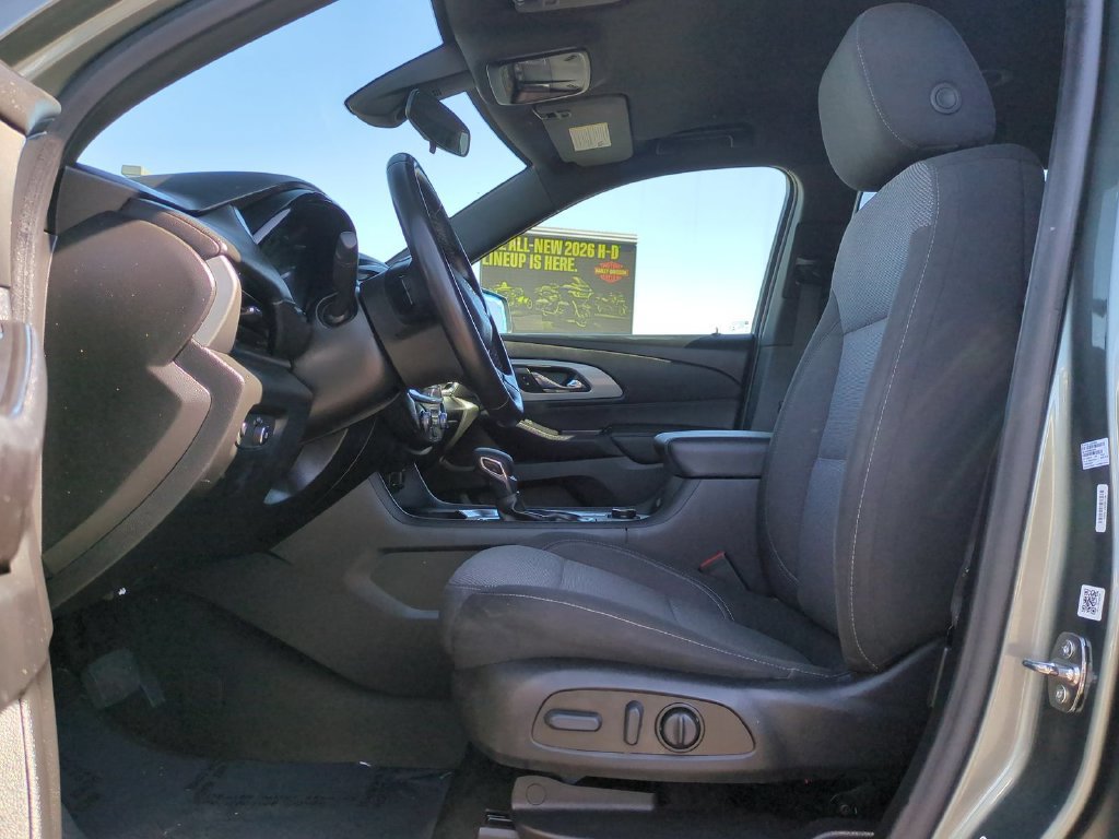 Used 2023 Chevrolet Traverse LT FWD image 21