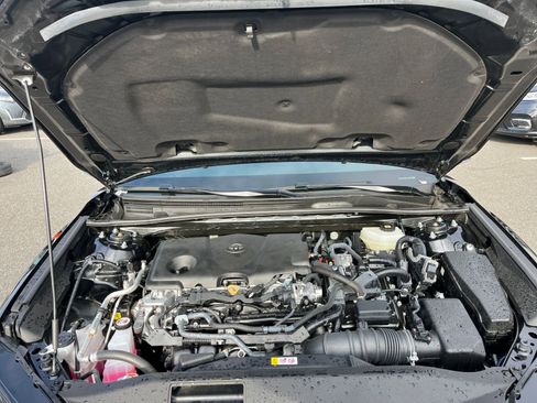 Used 2025 Toyota Camry SE image 32