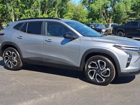 New 2026 Chevrolet Trax RS FWD image 4