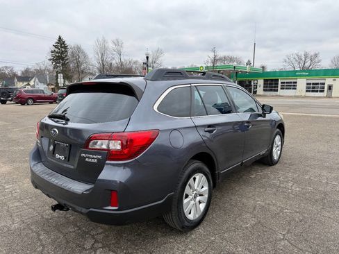 Used 2017 Subaru Outback 2.5i image 5
