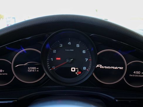Used 2020 Porsche Panamera image 28