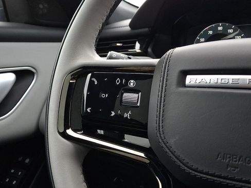Used 2026 Land Rover Range Rover Velar Dynamic SE image 21