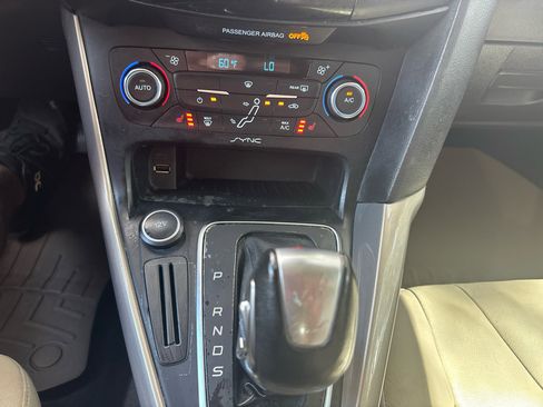 Used 2015 Ford Focus Titanium w/ Titanium Technology Package image 17