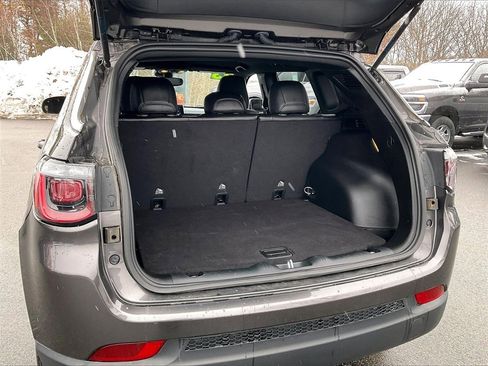 Used 2023 Jeep Compass Latitude image 34