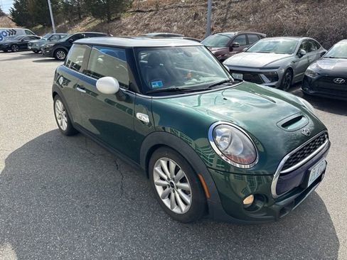 Used 2017 MINI Cooper S image 1