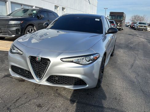Used 2020 Alfa Romeo Giulia Ti w/ Active Blind Spot Package image 2