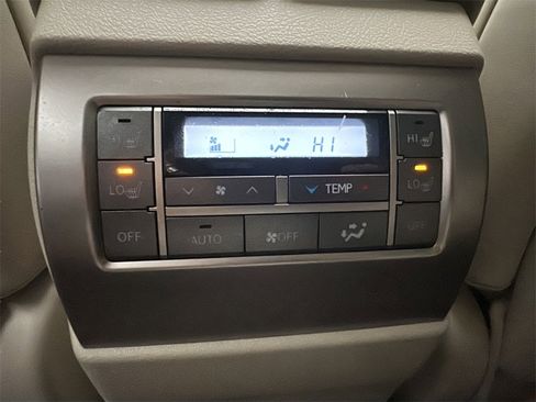 Used 2018 Lexus GX 460 Premium w/ Premium Package image 24