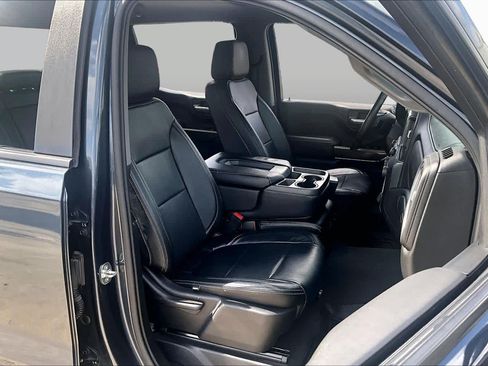 Used 2022 Chevrolet Silverado 1500 LT w/ Z71 Off-Road Package AWD/4WD image 9