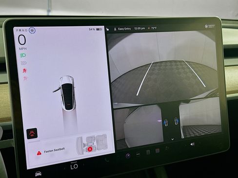 Used 2022 Tesla Model Y Long Range image 21