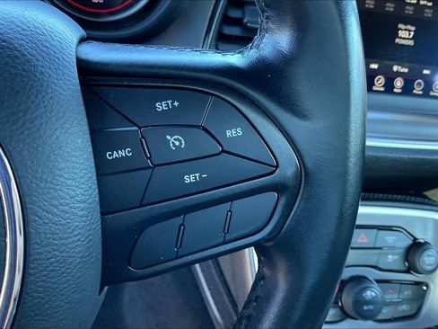 Certified 2022 Dodge Challenger SXT image 18