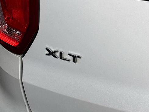 Used 2017 Ford Explorer XLT w/ Equipment Group 202A AWD/4WD image 25