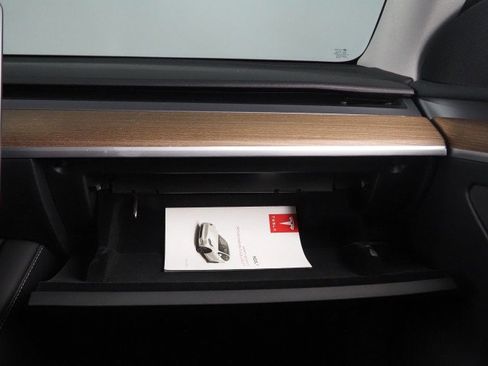 Used 2025 Tesla Model Y Long Range RWD image 39