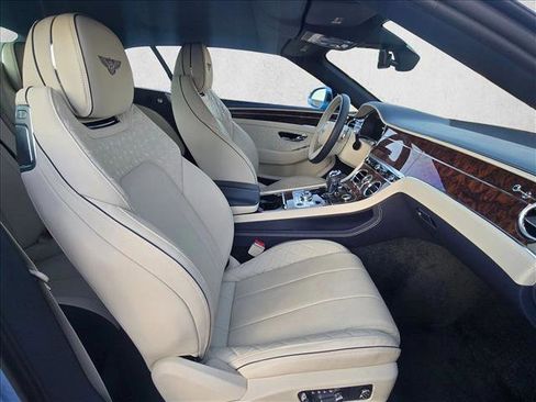 Used 2021 Bentley Continental GT image 19