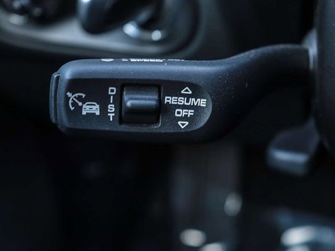 Used 2023 Porsche Macan image 30