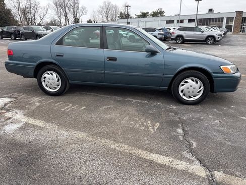 Used 2001 Toyota Camry CE image 9