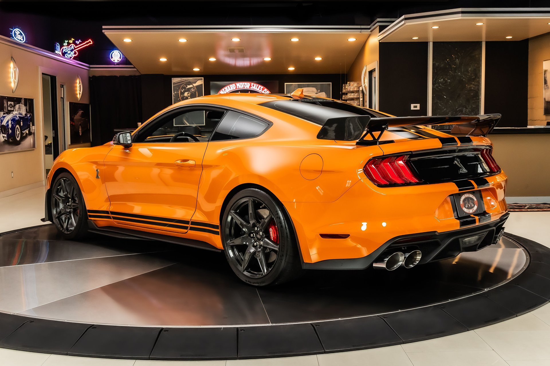 Used 2021 Ford Mustang Shelby GT500 w/ Carbon Fiber Track Pack RWD image 16
