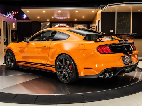 Used 2021 Ford Mustang Shelby GT500 RWD image 16