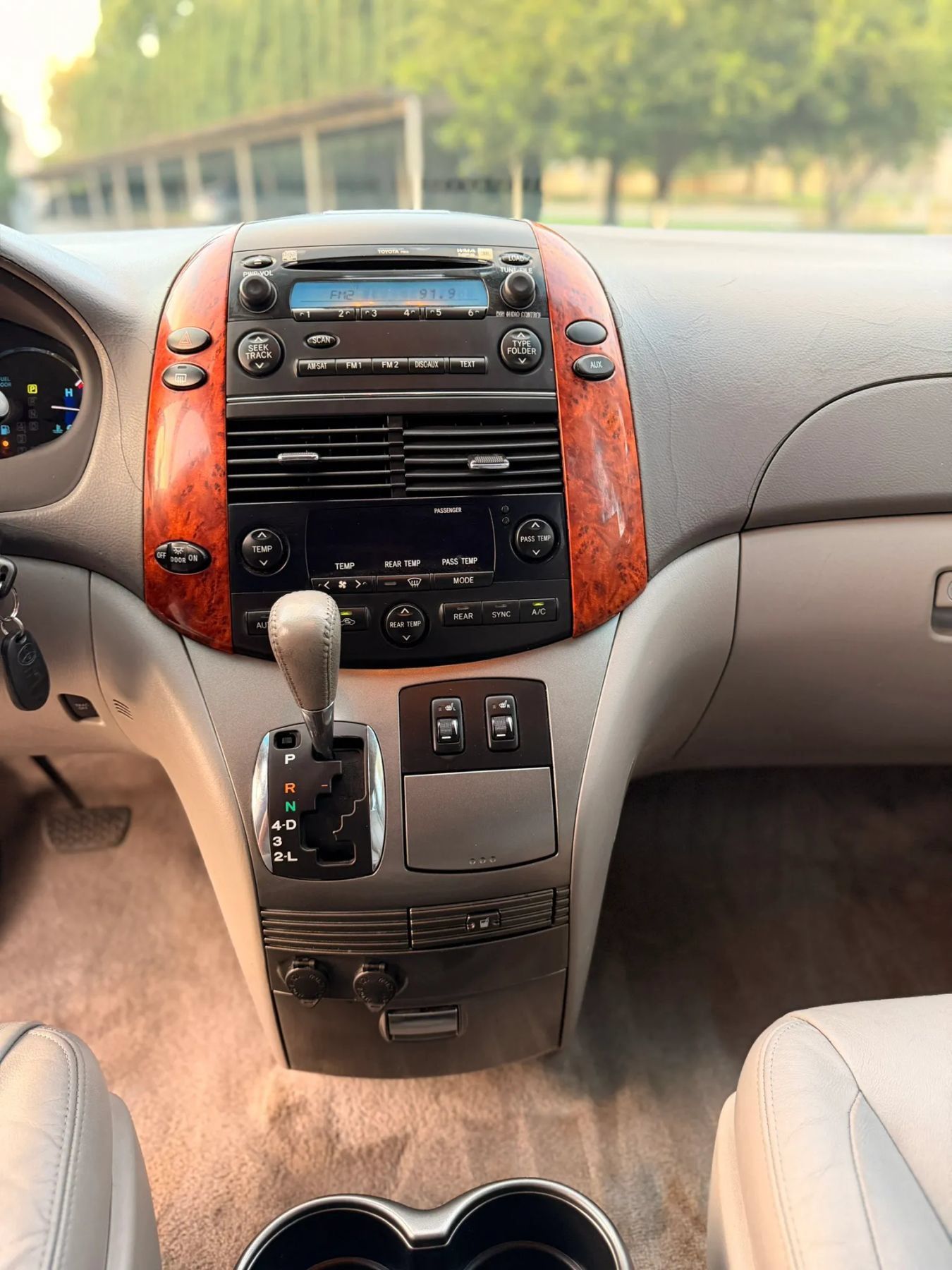 Used 2006 Toyota Sienna XLE w/ XLE Pkg 6 FWD image 13