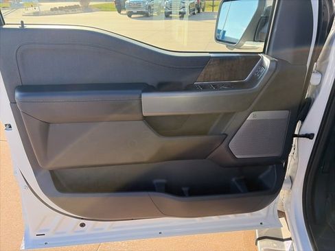 Used 2022 Ford F150 Lariat w/ Max Trailer Tow Package image 11