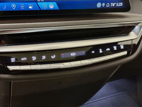 Used 2024 Cadillac Lyriq Tech image 24