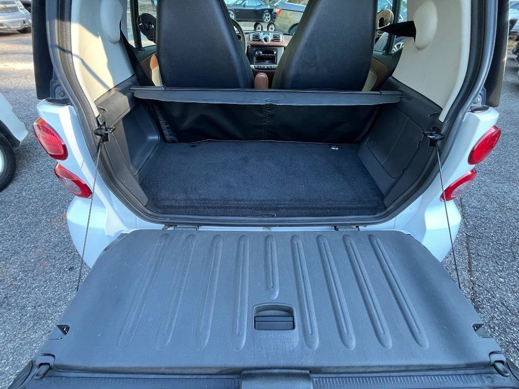 Used 2014 smart fortwo passion RWD image 24