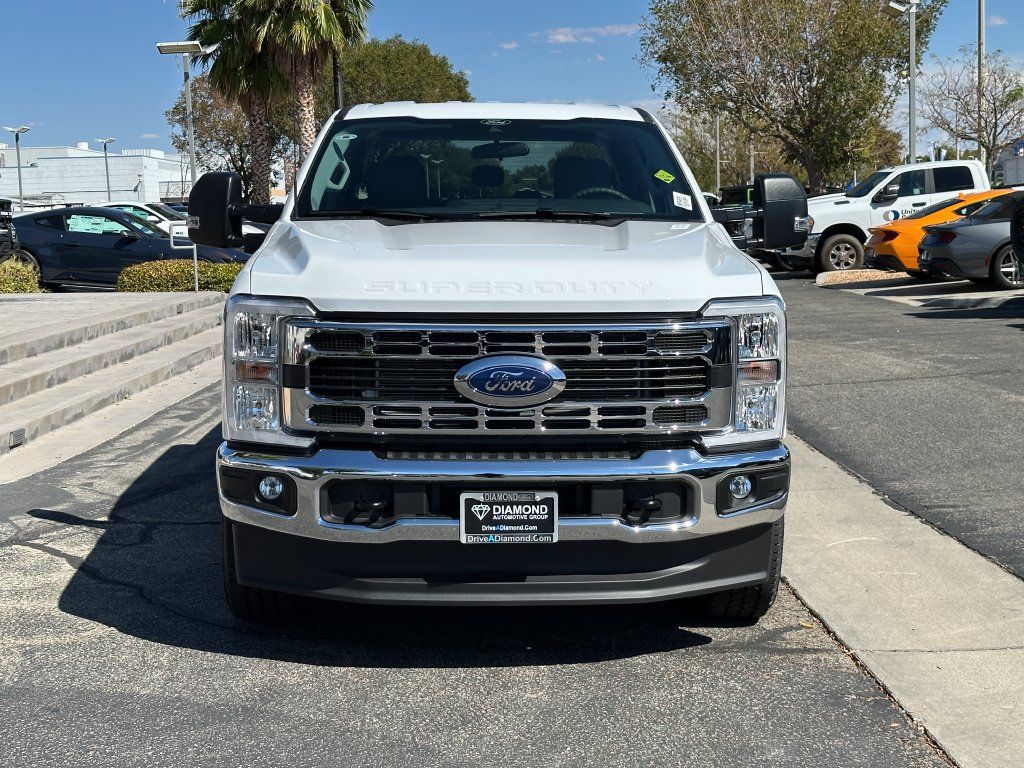 New 2026 Ford F350 XLT w/ FX4 Off-Road Package AWD/4WD image 11
