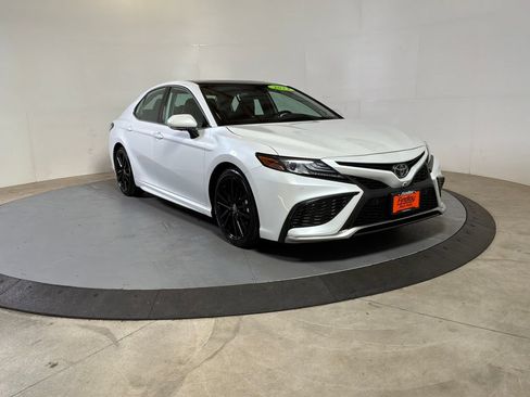 Used 2024 Toyota Camry XSE w/ Navigation Package FWD image 7