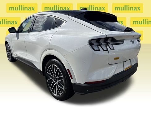 Certified 2025 Ford Mustang Mach-E Premium image 9