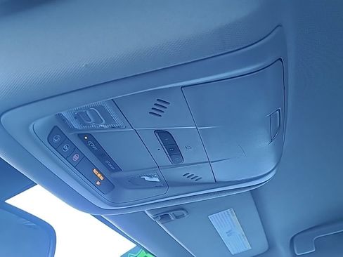 Used 2017 GMC Acadia SLT image 26