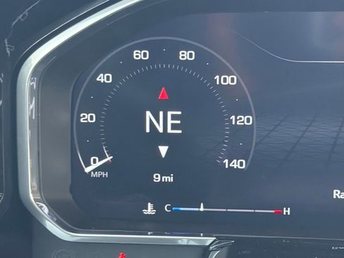 New 2026 GMC Sierra 1500 SLT image 13