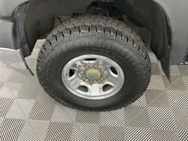 Used 2002 Chevrolet Silverado 2500 LS w/ Off-Road Skid Plate Pkg AWD/4WD image 23