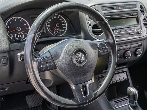 Used 2013 Volkswagen Tiguan S image 23
