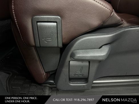 Used 2024 Toyota Sienna Platinum FWD image 36