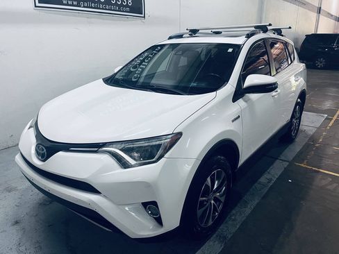 Used 2017 Toyota RAV4 XLE AWD/4WD image 13