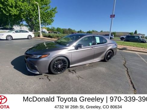 Used 2021 Toyota Camry XSE FWD image 3
