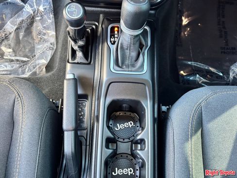 Used 2024 Jeep Wrangler Unlimited Sport AWD/4WD image 30