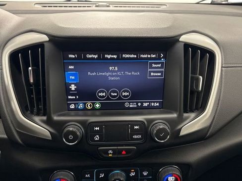 Used 2024 GMC Terrain SLT image 31