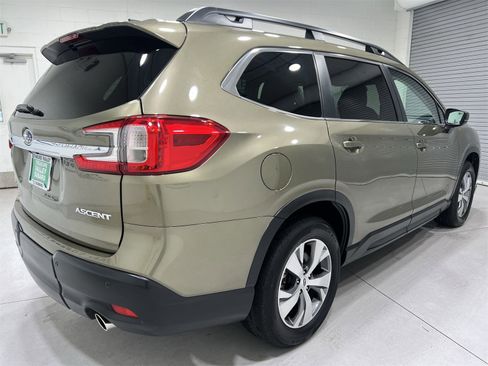 Used 2024 Subaru Ascent Premium w/ Convenience Package image 8