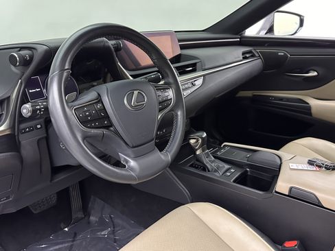 Used 2020 Lexus ES 300h ES 300h w/ Premium Package image 11